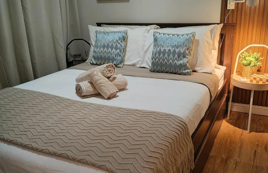 Apartahotel Fully Furnished Unit In Bay Area